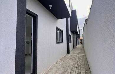 Imagem: A casa possui 2 Dormitórios, 1 Banheiro, 1 Vaga na garagem