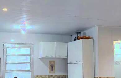 Imagem: A casa possui 1 Dormitório, 1 Banheiro, 30m² de Área e está