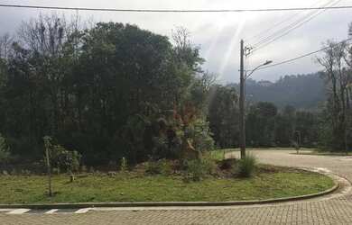 Imagem: O terreno possui 627m² de Área e está localizado em Gramado