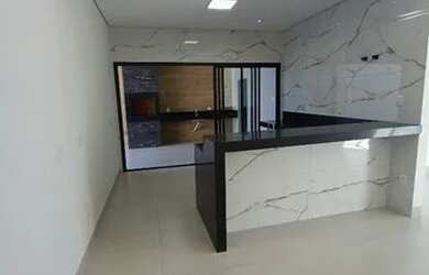 Imagem: A casa possui 3 Dormitórios e 3 Banheiros e está localizado