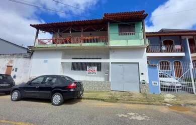 Imagem: A casa possui 2 Dormitórios, 2 Banheiros, 1 Vaga na garagem