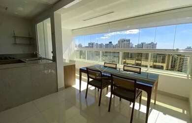 Imagem: O apartamento possui 1 Dormitório, 2 Banheiros, 2 Vagas na