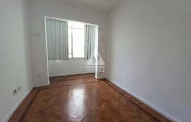 Imagem: O apartamento possui 2 Dormitórios, 1 Banheiro, 54m² de Área