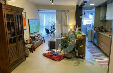 Imagem: O apartamento possui 3 Dormitórios, 3 Banheiros, 2 Vagas na