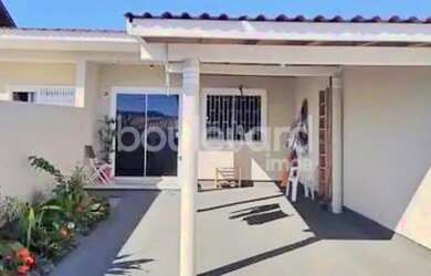 Imagem: A casa possui 2 Dormitórios, 1 Banheiro, 1 Vaga na garagem