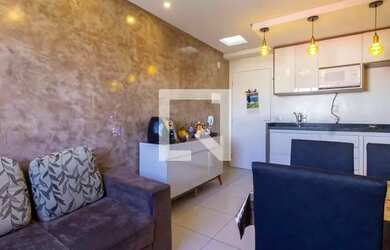 Imagem: O apartamento possui 2 Dormitórios, 1 Banheiro, 1 Vaga na garagem