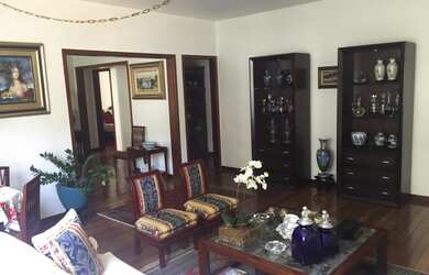 Imagem: O apartamento possui 3 Dormitórios, 2 Banheiros, 2 Vagas na