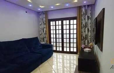 Imagem: A casa possui 3 Dormitórios, 2 Banheiros, 1 Vaga na garagem