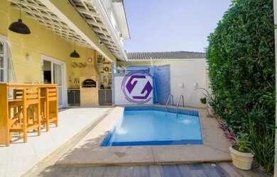 Imagem: A casa em condomínio possui 4 Dormitórios, 5 Banheiros, 2