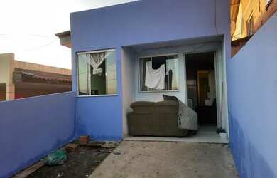 Imagem: A casa possui 2 Dormitórios, 1 Banheiro, 1 Vaga na garagem