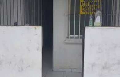 Imagem: A casa possui 1 Dormitório, 1 Banheiro e está localizado