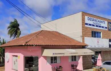 Imagem: O depósito possui 5 Vagas na garagem e 150m² de Área e está