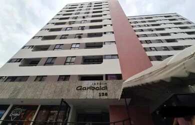 Imagem: O apartamento possui 1 Dormitório, 1 Banheiro, 1 Vaga na garagem