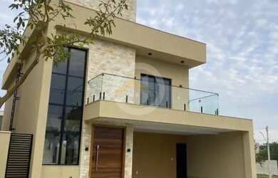 Imagem: A casa em condomínio possui 3 Dormitórios, 2 Banheiros, 4