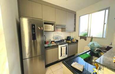 Imagem: O apartamento possui 2 Dormitórios, 1 Banheiro, 1 Vaga na garagem