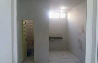 Imagem: O depósito possui 2 Vagas na garagem, 383m² de Área e está