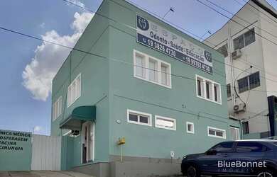 Imagem: O depósito possui 5 Vagas na garagem, 270m² de Área e está