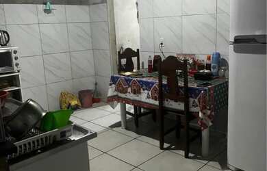 Imagem: A casa possui 2 Dormitórios, 1 Banheiro, 150m² de Área e