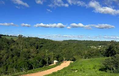 Imagem 3: Oportunidade única!** Terreno em Ibiúna, água, energia e natureza. Venha visitar!