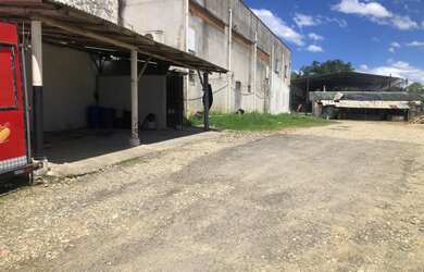 Imagem: O depósito possui 2 Vagas na garagem e está localizado em