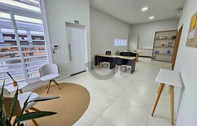 Imagem: A casa possui 3 Dormitórios, 3 Banheiros, 3 Vagas na garagem