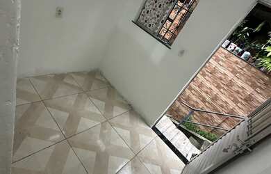 Imagem: A casa possui 1 Dormitório, 1 Banheiro e está localizado