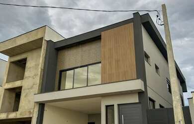 Imagem: A casa em condomínio possui 3 Dormitórios, 4 Banheiros, 4