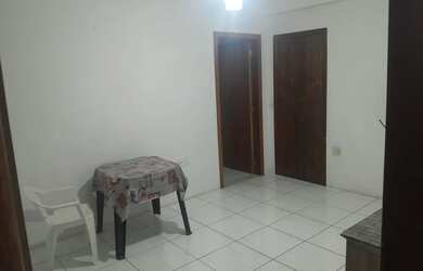 Imagem: A casa possui 1 Dormitório, 1 Banheiro, 30m² de Área e está