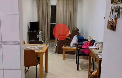 Imagem: O apartamento possui 2 Dormitórios, 1 Banheiro, 1 Vaga na garagem