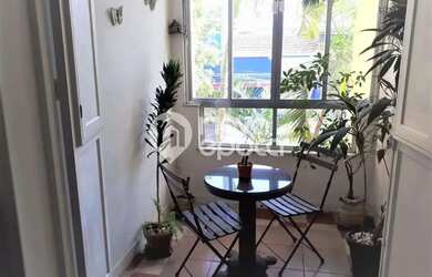 Imagem: O apartamento possui 3 Dormitórios, 2 Banheiros e 81m² de