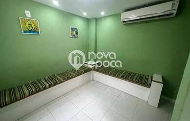 Imagem: A casa possui 5 Dormitórios, 2 Banheiros, 180m² de Área e