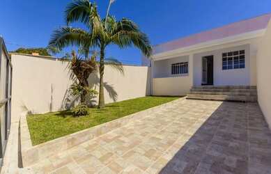 Imagem: A casa em condomínio possui 2 Dormitórios, 1 Banheiro, 2 Vagas