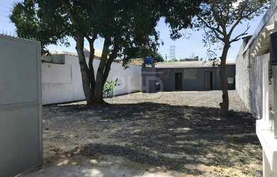 Imagem: A casa possui 2 Dormitórios, 2 Banheiros, 5 Vagas na garagem