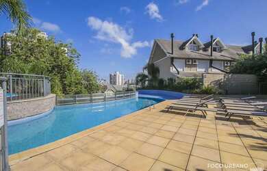 Imagem: A casa em condomínio possui 3 Dormitórios, 4 Banheiros, 2