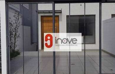 Imagem: A casa possui 3 Dormitórios, 3 Banheiros, 2 Vagas na garagem