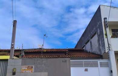 Imagem: A casa possui 3 Dormitórios, 3 Banheiros, 1 Vaga na garagem