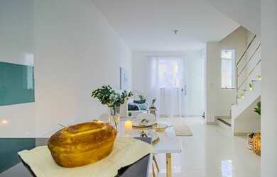 Imagem: A casa possui 2 Dormitórios, 2 Banheiros, 1 Vaga na garagem