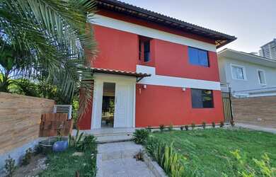 Imagem: A casa em condomínio possui 4 Dormitórios, 4 Banheiros, 4