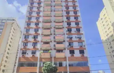 Imagem: O apartamento possui 4 Dormitórios, 2 Banheiros, 2 Vagas na