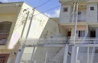 Imagem: A casa possui 3 Dormitórios, 3 Banheiros, 1 Vaga na garagem