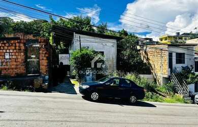 Imagem: A casa possui 4 Dormitórios, 4 Banheiros, 1 Vaga na garagem
