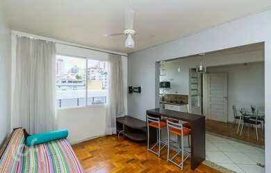 Imagem: O apartamento possui 2 Dormitórios, 1 Banheiro, 1 Vaga na garagem