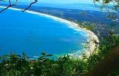 Imagem: A casa possui 2 Dormitórios, 3 Banheiros, 5 Vagas na garagem