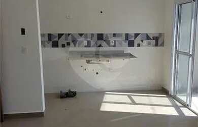 Imagem: A casa em condomínio possui 1 Dormitório, 1 Banheiro, 27m²