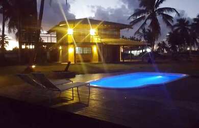 Imagem: A casa possui 3 Dormitórios, 4 Banheiros, 160m² de Área e