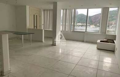 Imagem: O apartamento possui 2 Dormitórios, 1 Banheiro e 119m² de