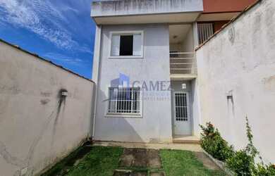 Imagem: A casa possui 2 Dormitórios, 2 Banheiros, 2 Vagas na garagem