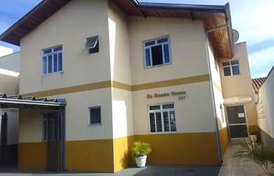 Imagem: O apartamento possui 3 Dormitórios, 1 Banheiro, 1 Vaga na garagem