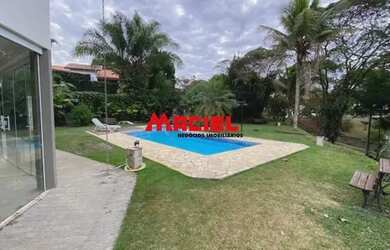 Imagem: A casa em condomínio possui 4 Dormitórios, 1 Banheiro, 4 Vagas