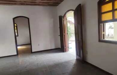 Imagem: A casa possui 2 Dormitórios, 2 Banheiros, 1 Vaga na garagem